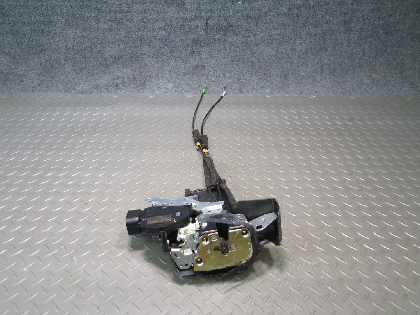 02-10 Lexus Z40 SC430 Right Passenger Door Lock Latch Actuator OEM