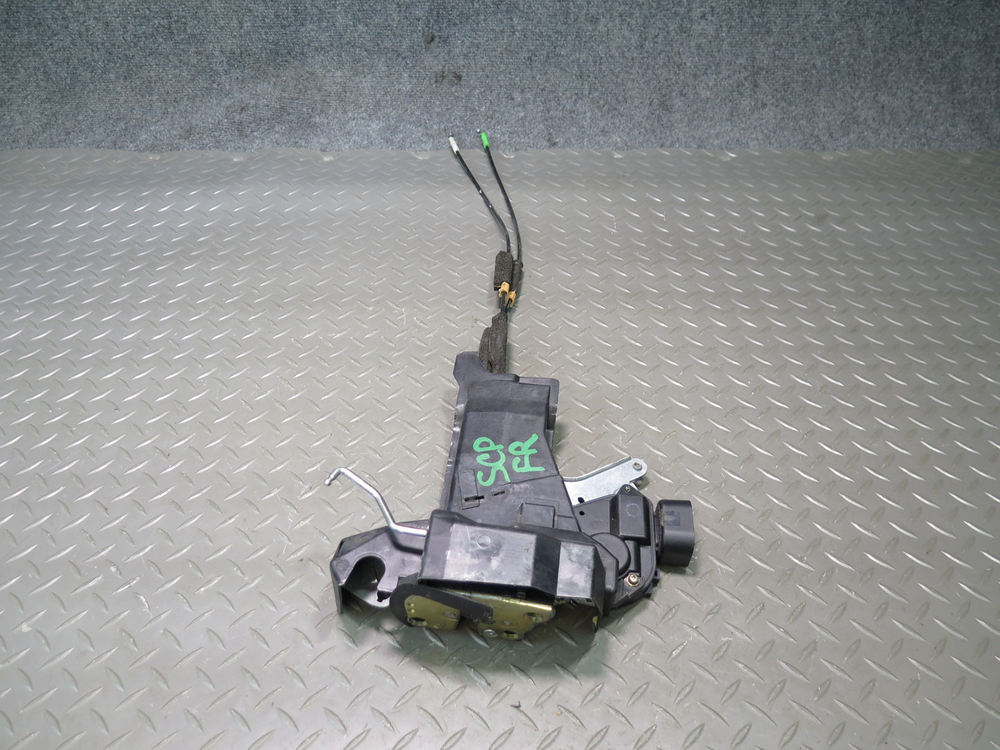 02-10 Lexus Z40 SC430 Right Passenger Door Lock Latch Actuator OEM
