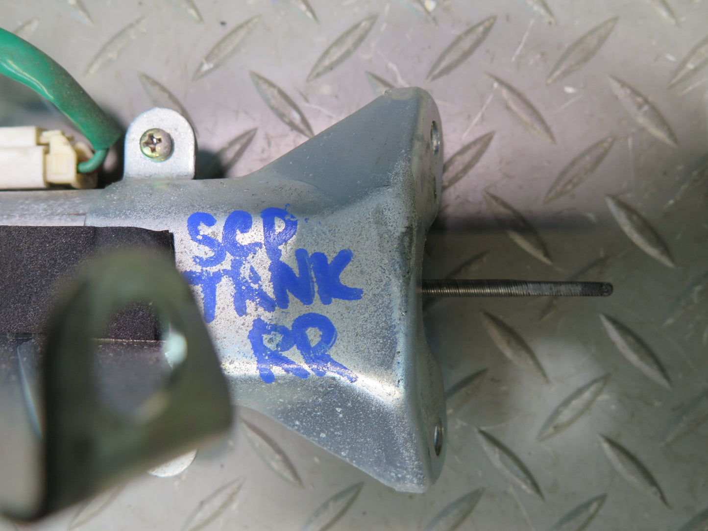 02-10 Lexus Z40 SC430 Set of 2 Rear Right Trunk Hinge Drive Gear Motor OEM