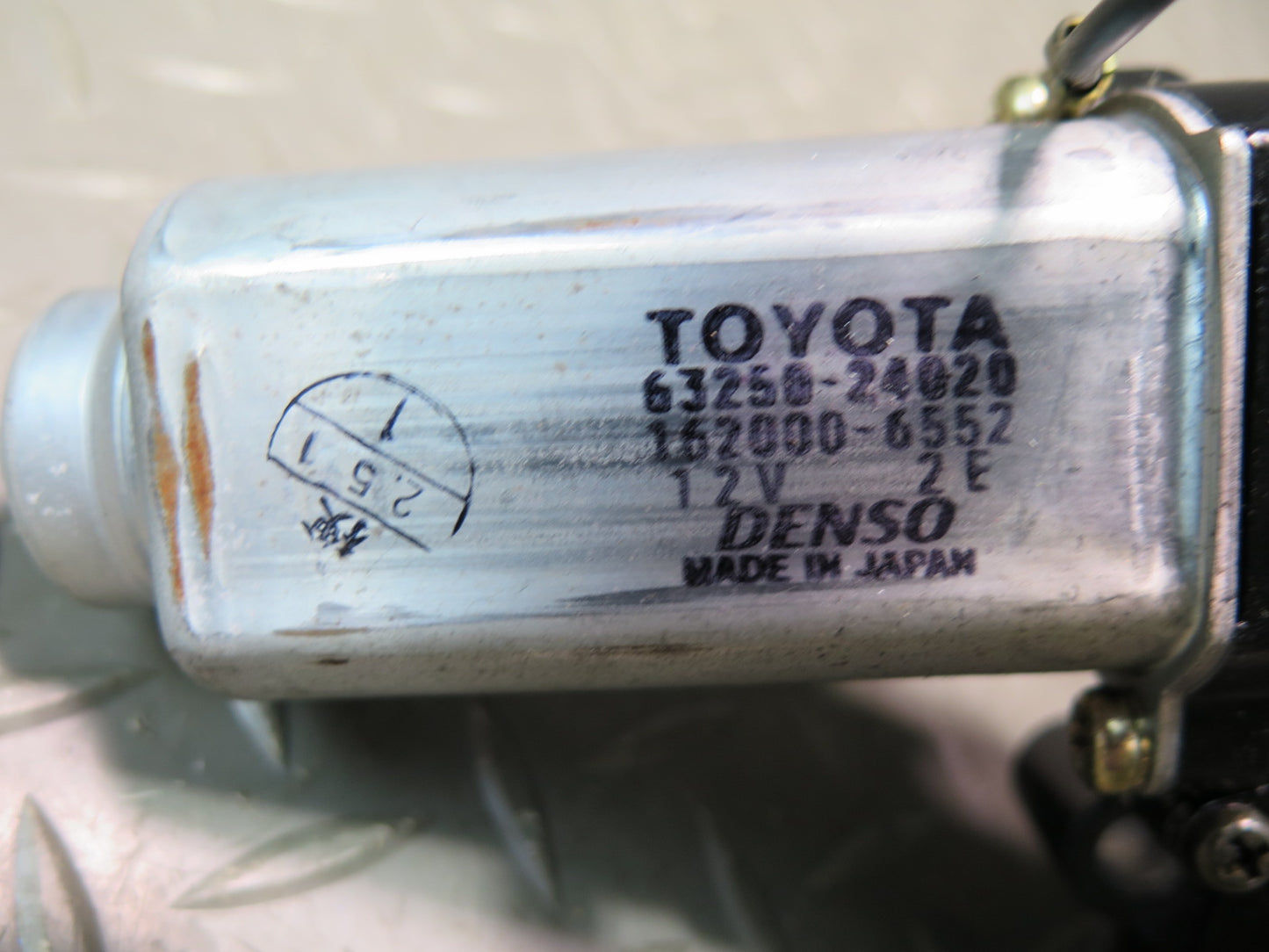 02-10 Lexus Z40 SC430 Set of 2 Rear Right Trunk Hinge Drive Gear Motor OEM