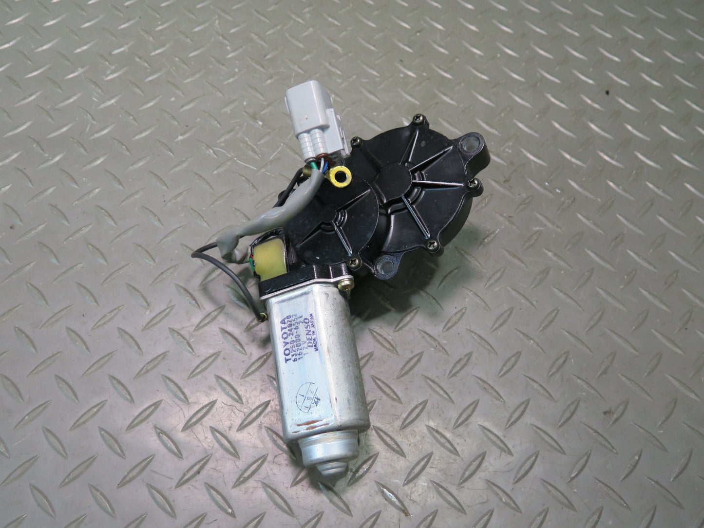 02-10 Lexus Z40 SC430 Set of 2 Rear Right Trunk Hinge Drive Gear Motor OEM
