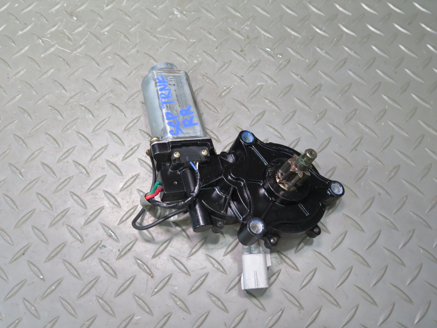 02-10 Lexus Z40 SC430 Set of 2 Rear Right Trunk Hinge Drive Gear Motor OEM