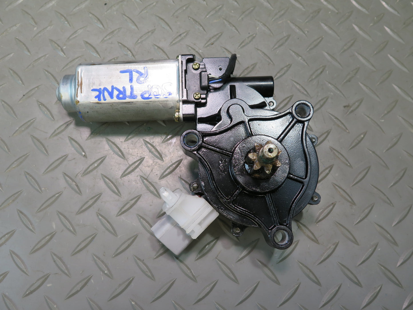 02-10 Lexus Z40 SC430 Set of 2 Rear Left Trunk Hinge Drive Gear Motor OEM
