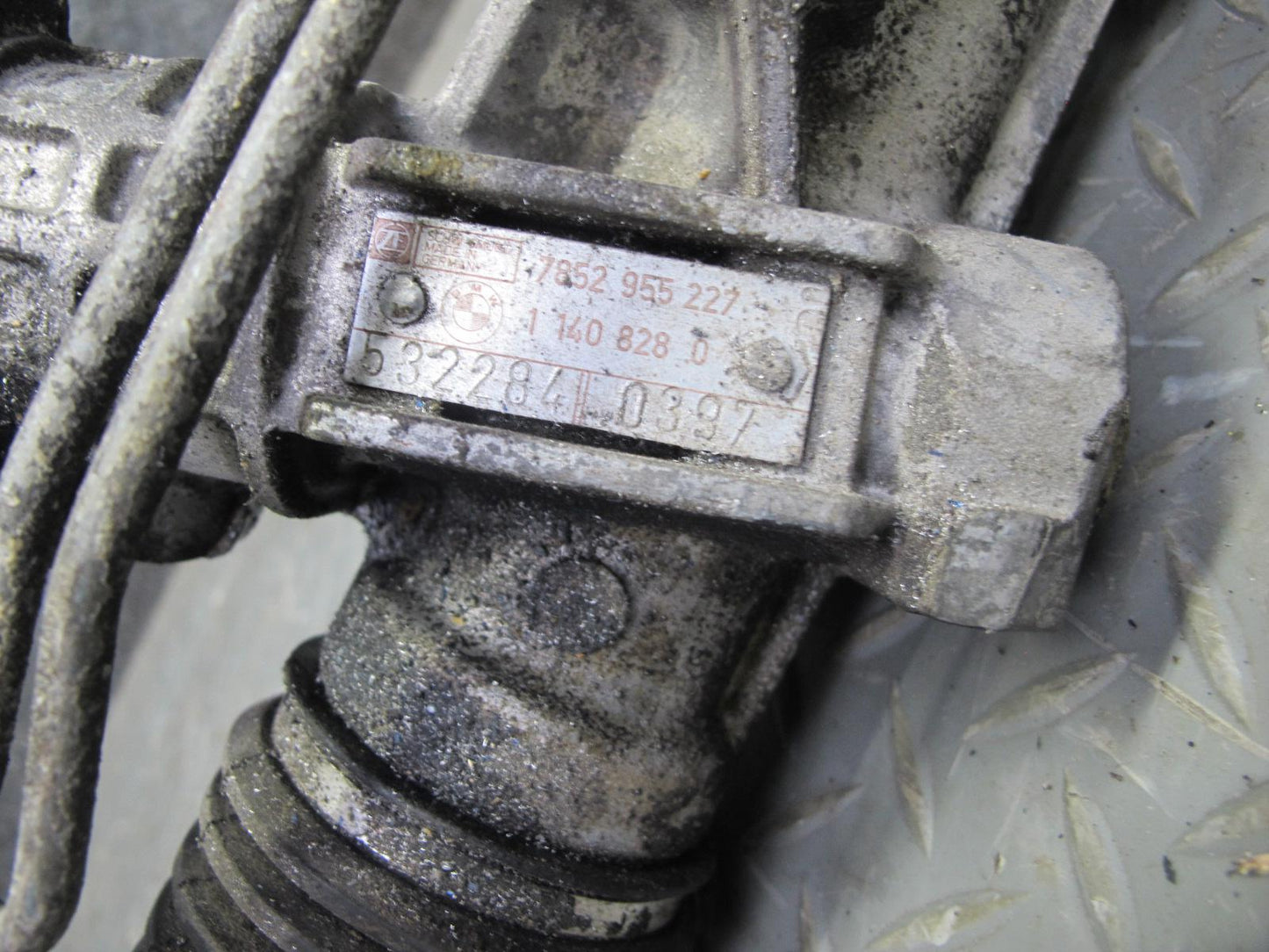 94-99 BMW E36 325iC 328iC Hydraulic Power Steering Rack & Pinion 1140828 OEM