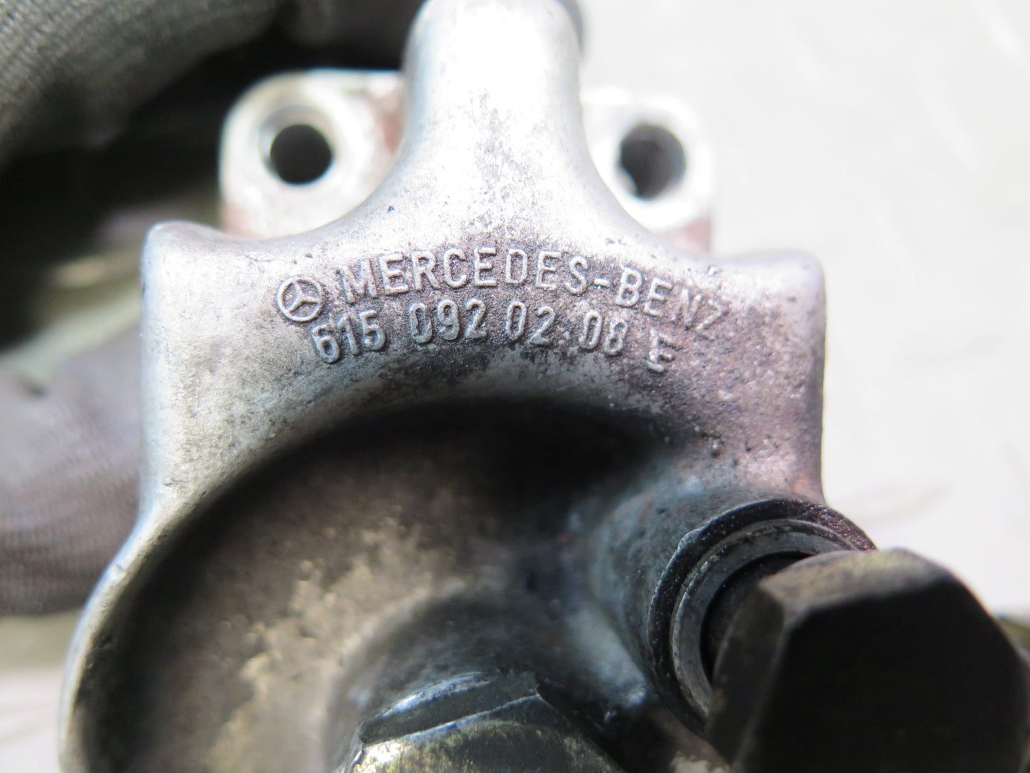 81-83 Mercedes W123 240D Fuel Filter Housing Mount Bracket 6150920208 OEM