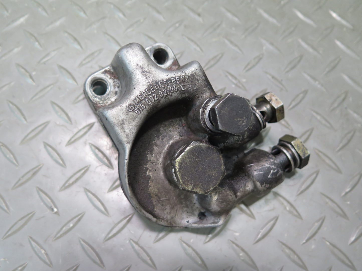 81-83 Mercedes W123 240D Fuel Filter Housing Mount Bracket 6150920208 OEM