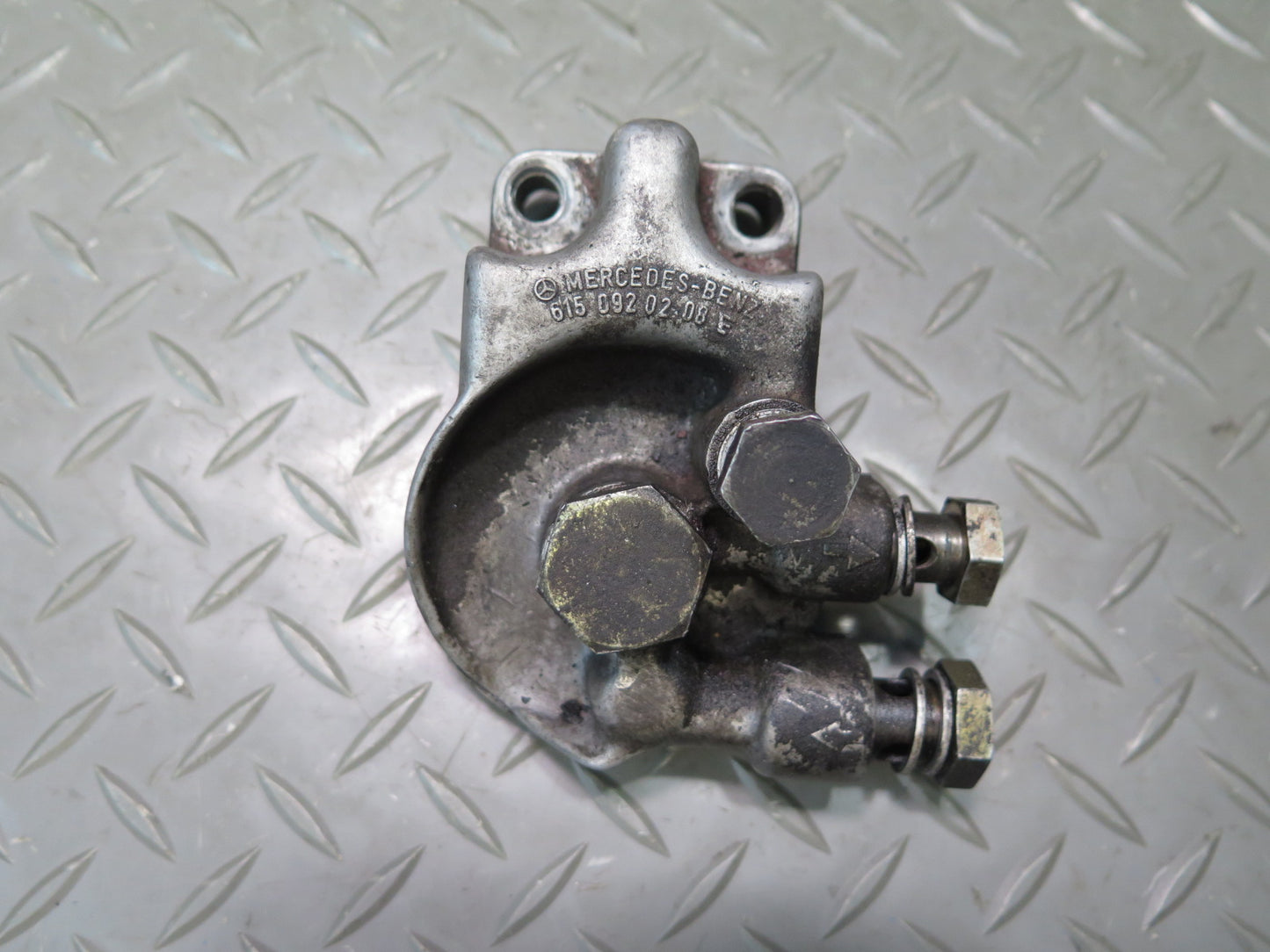 81-83 Mercedes W123 240D Fuel Filter Housing Mount Bracket 6150920208 OEM