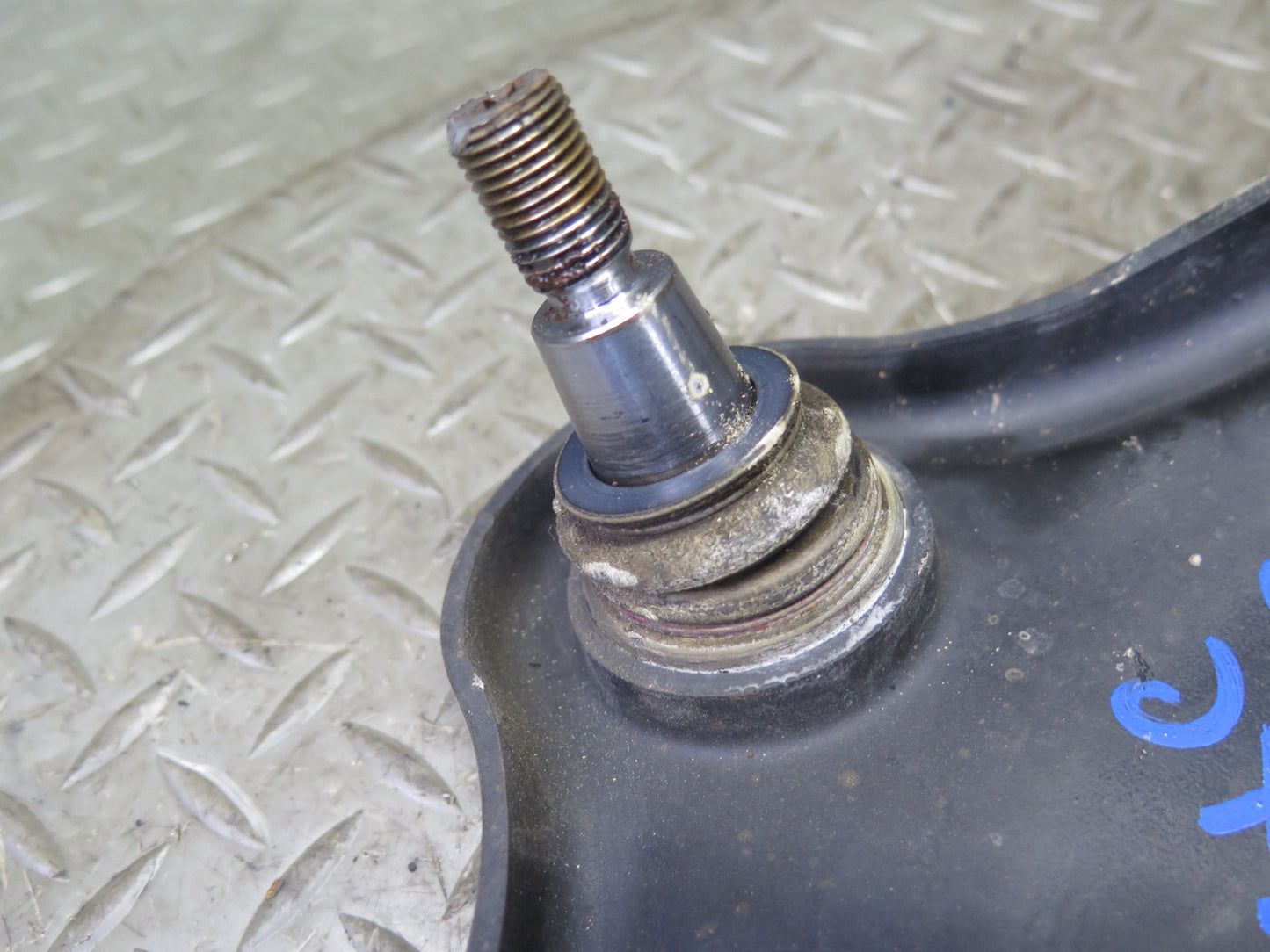 07-13 Mini Cooper R55 R56 R57 R58 R59 Front Right Lower Control Arm Wishbone OEM