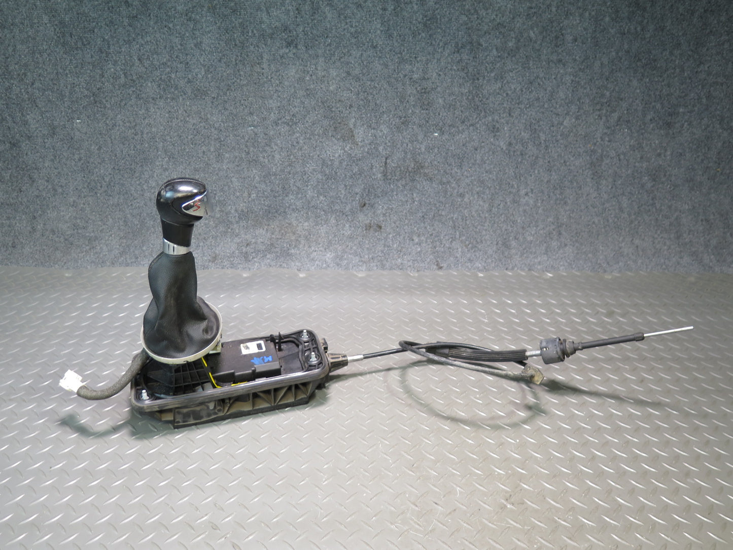 11-13 Mini Cooper S R56 R57 Automatic Gear Shifter Selector Assembly 7613577 OEM