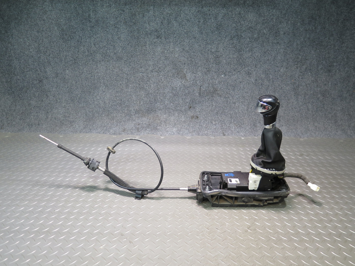 11-13 Mini Cooper S R56 R57 Automatic Gear Shifter Selector Assembly 7613577 OEM