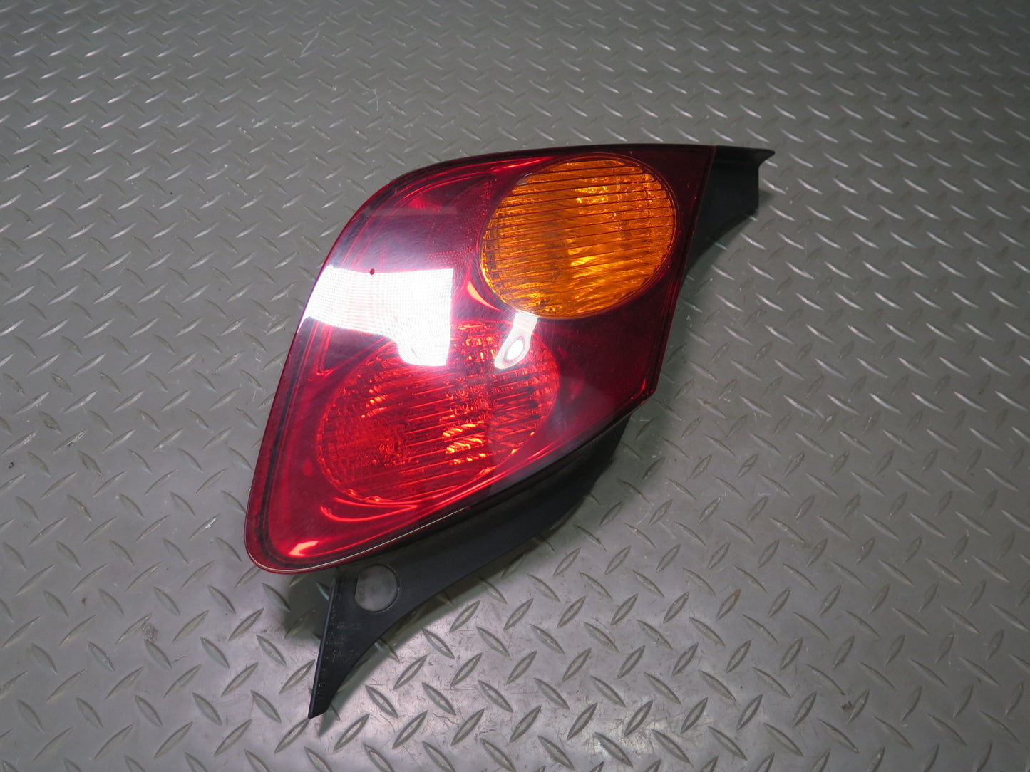 02-05 Lexus Z40 SC430 Rear Left Tail Light Lamp OEM