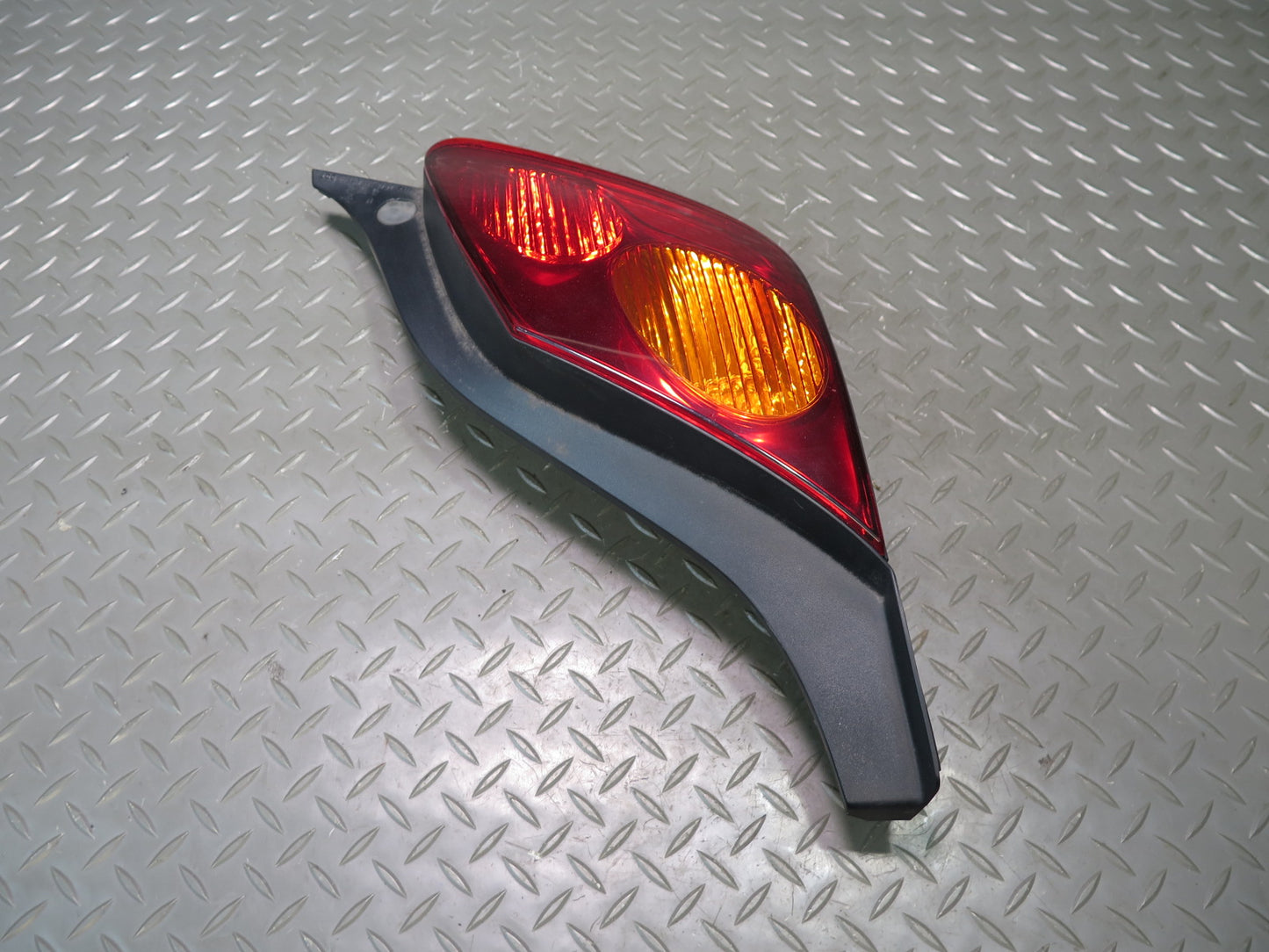 02-05 Lexus Z40 SC430 Rear Left Tail Light Lamp OEM