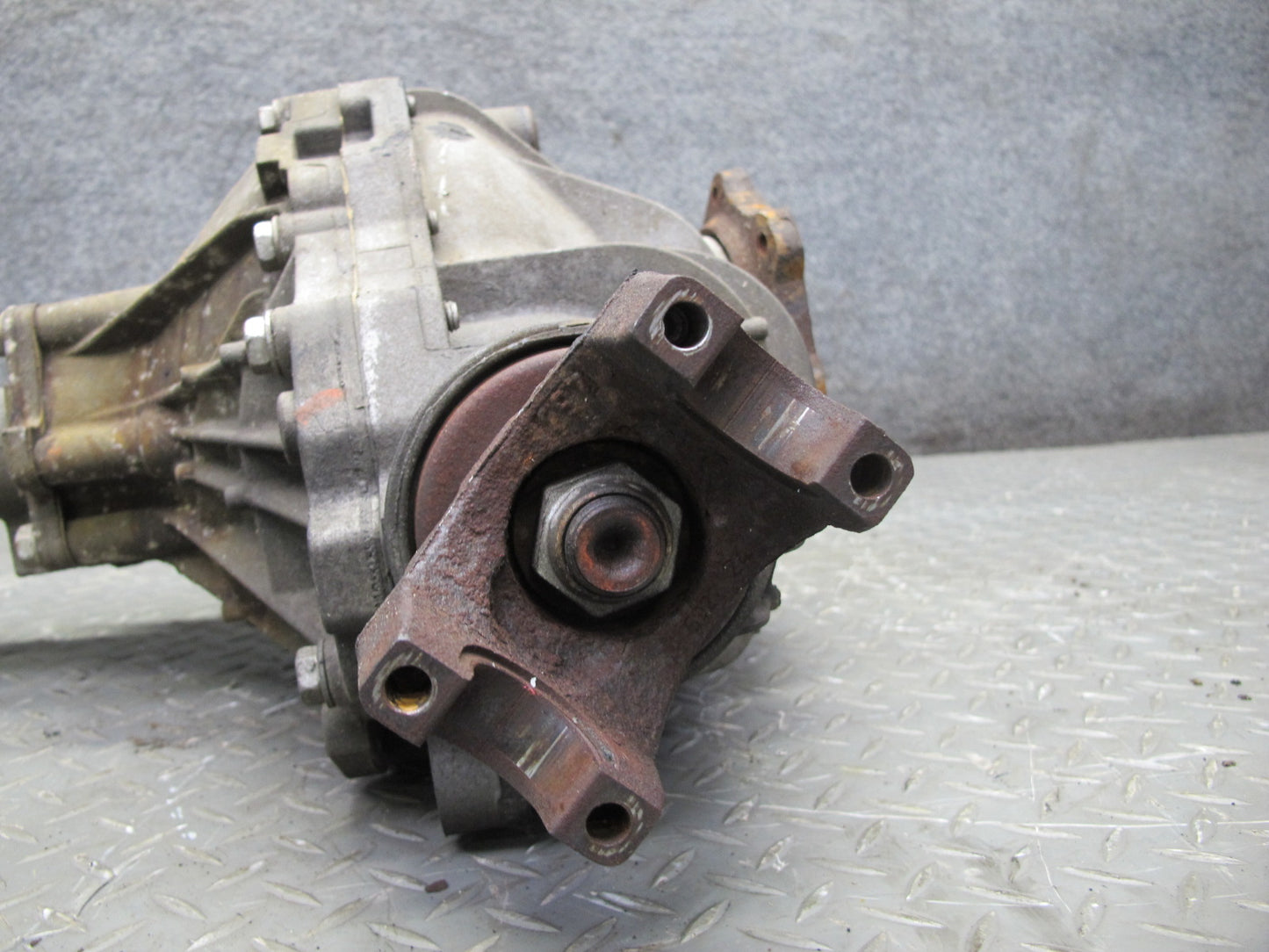 2012-2014 Cadillac Escalade 6.2L Front Axle Differential Carrier 3.42 Ratio 148k