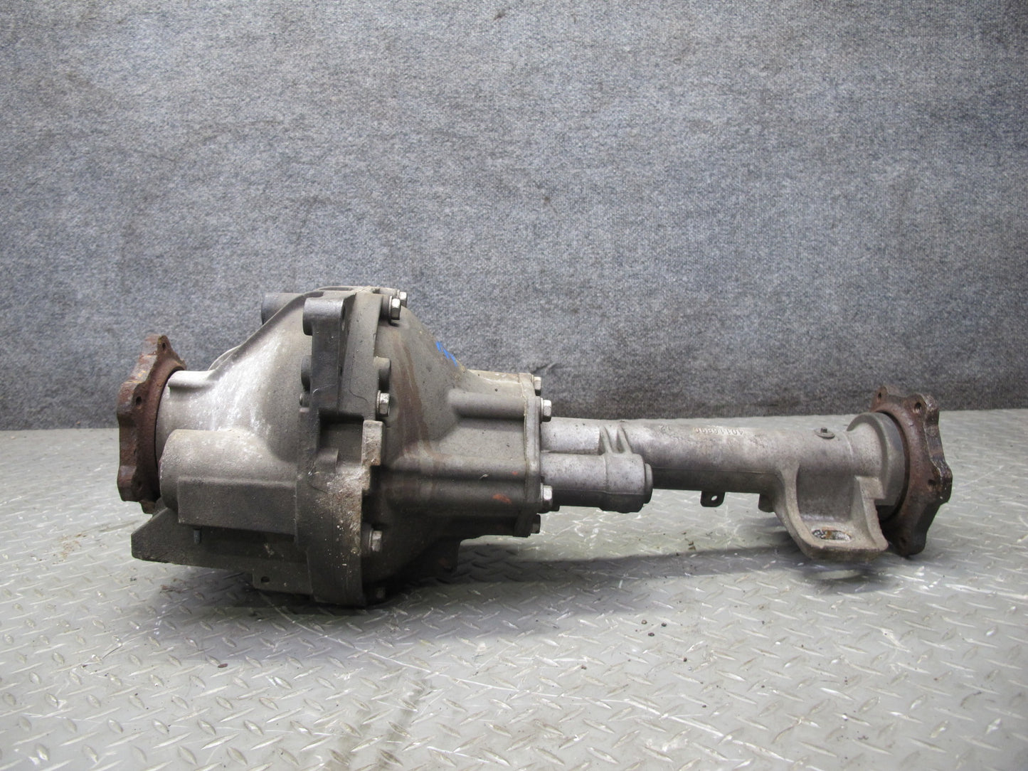 2012-2014 Cadillac Escalade 6.2L Front Axle Differential Carrier 3.42 Ratio 148k