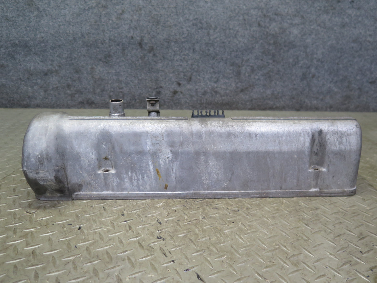 81-85 Mercedes R107 380SL M116 Engine Left Valve Cover 1170160005 OEM