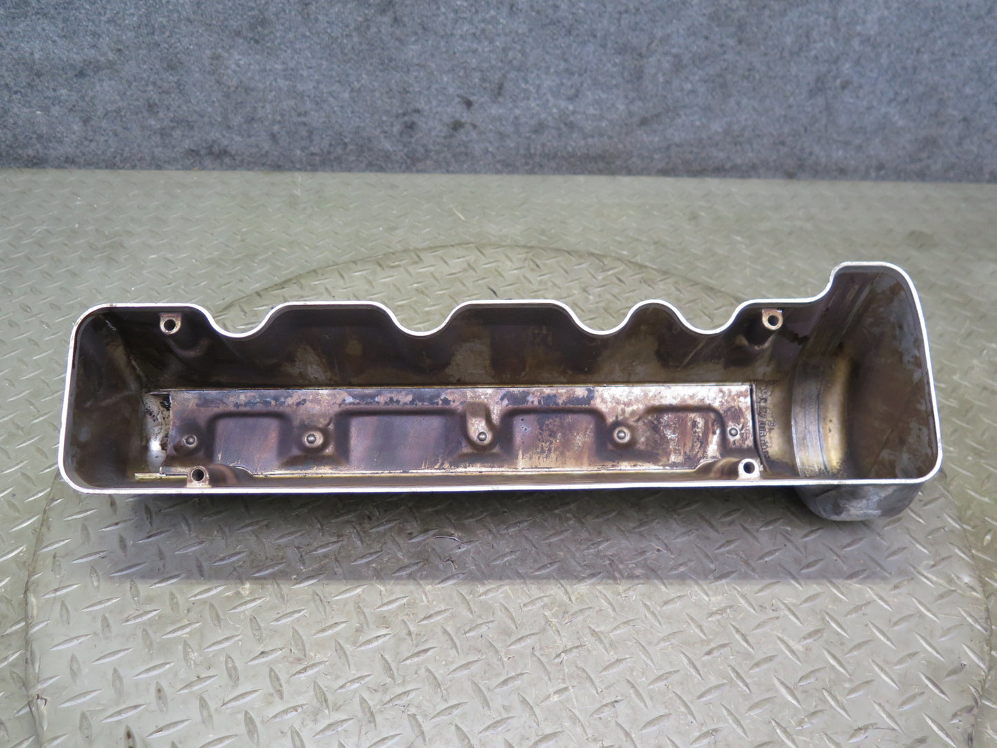 81-85 Mercedes R107 380SL M116 Engine Left Valve Cover 1170160005 OEM