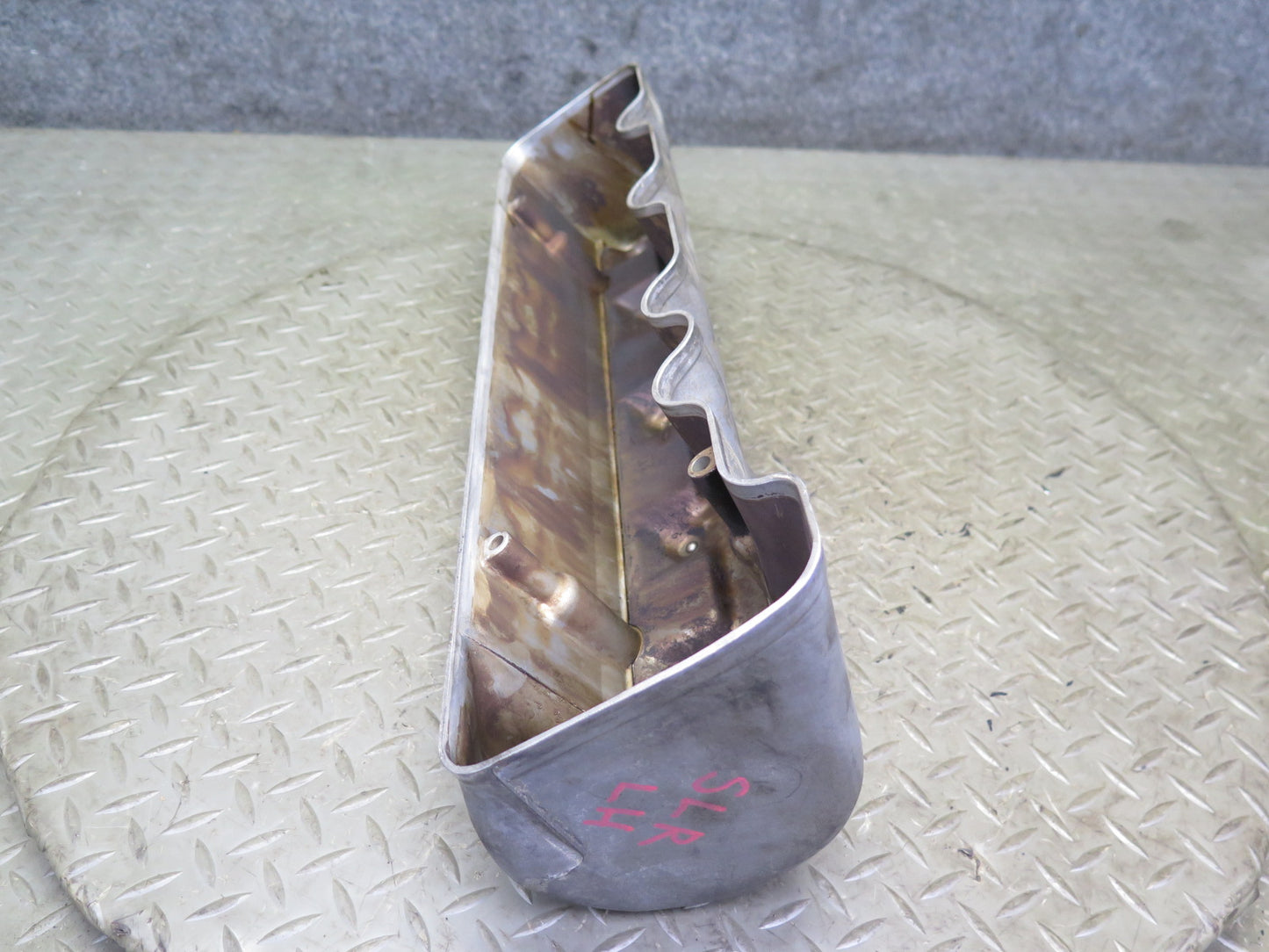 81-85 Mercedes R107 380SL M116 Engine Left Valve Cover 1170160005 OEM