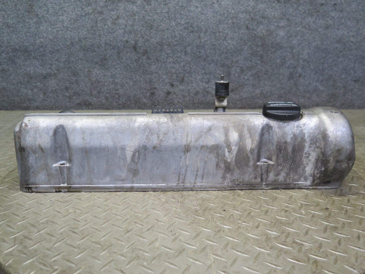 81-85 Mercedes R107 380SL Engine Right Cylinder Head Valve Cover 1170160105 OEM