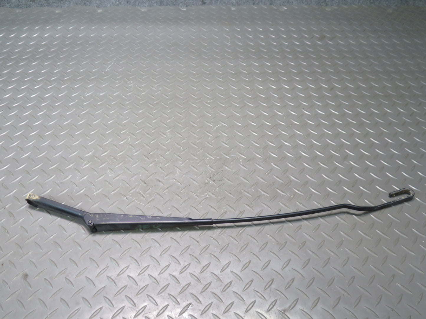 99-03 VW Eurovan T4 Set of 2 Front Windshield Left & Right Wiper Arm OEM