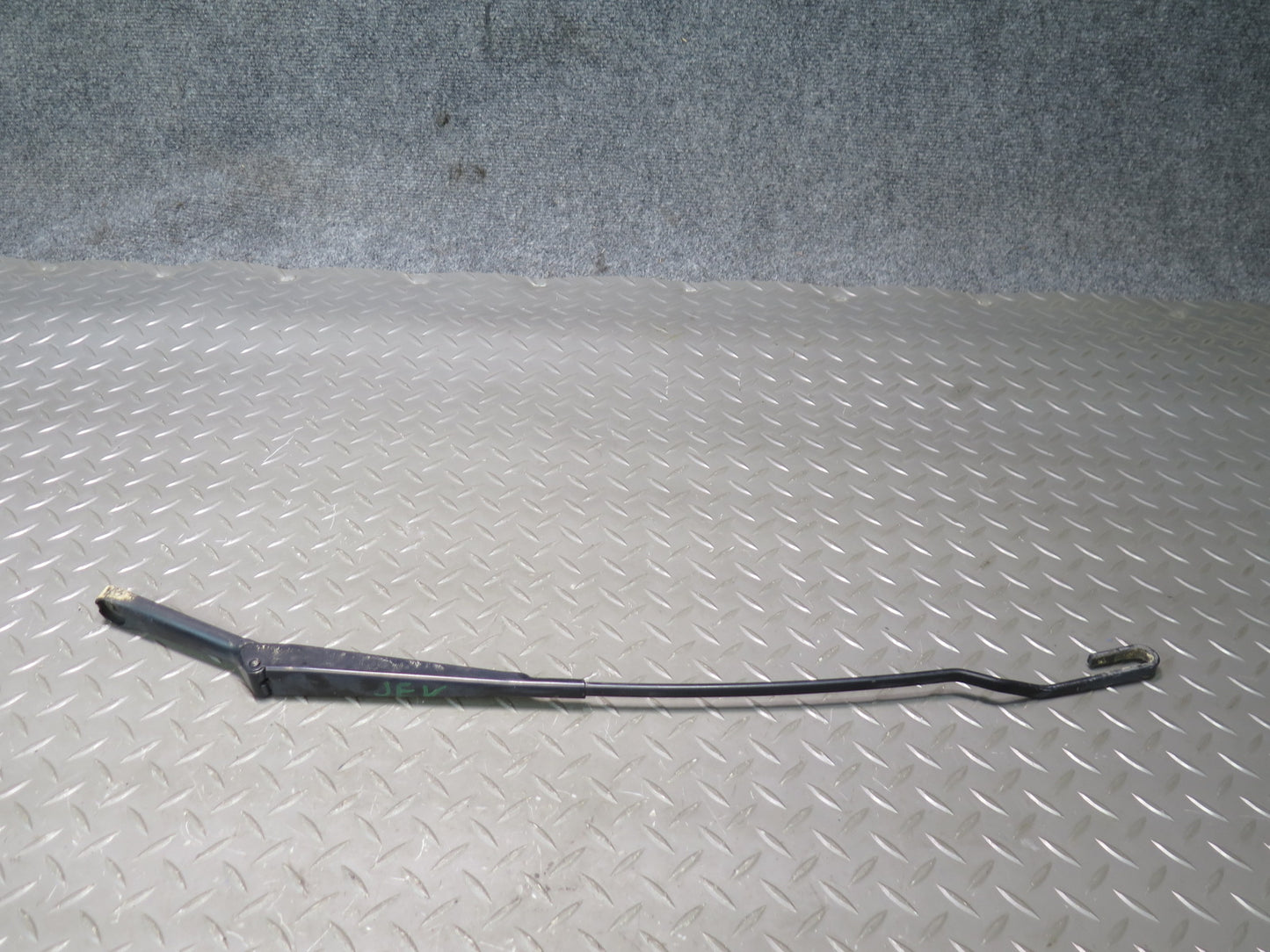 99-03 VW Eurovan T4 Set of 2 Front Windshield Left & Right Wiper Arm OEM