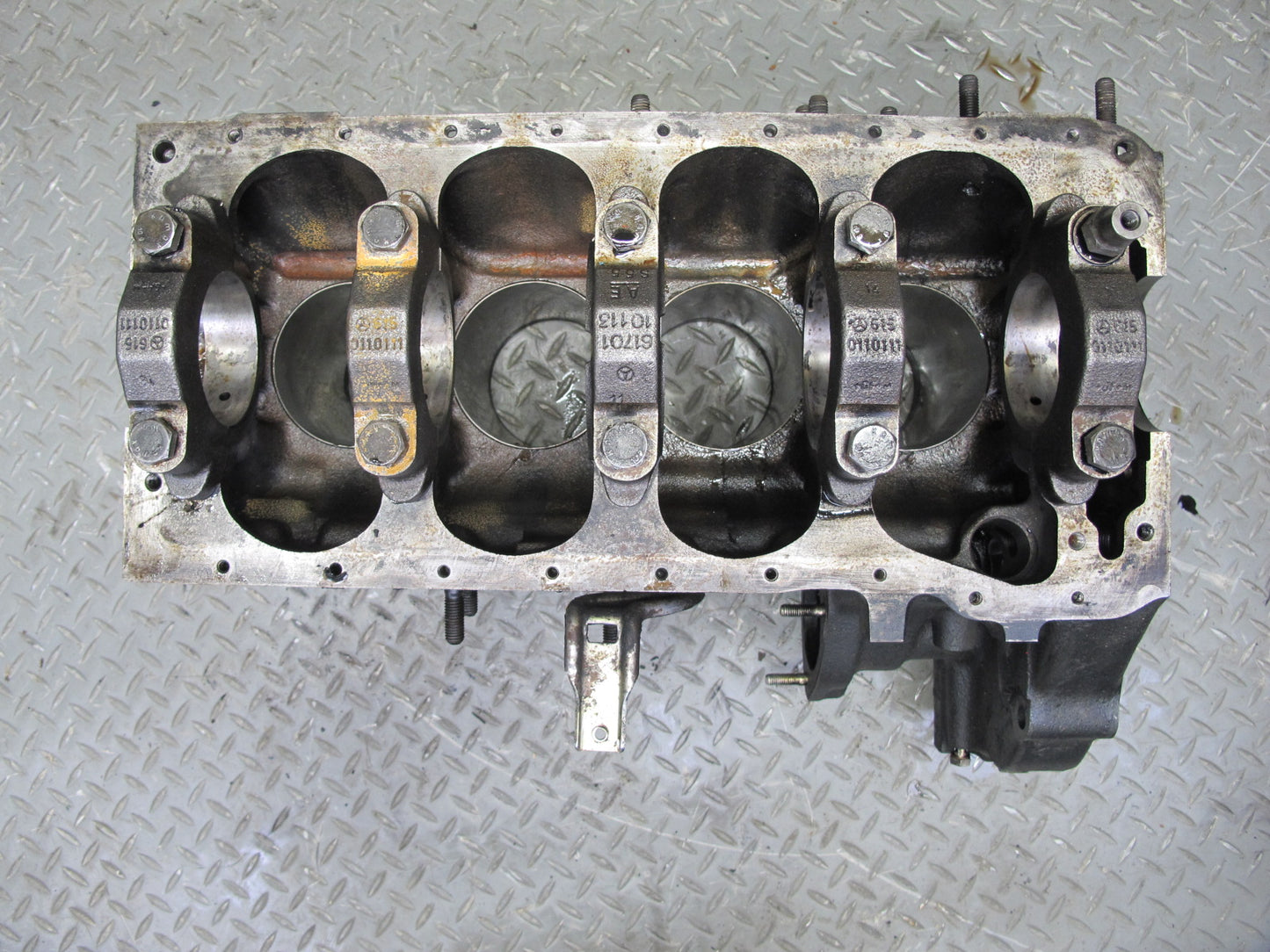 81-83 Mercedes W123 240D 616.912 Engine Motor Cylinder Block 6160112801 117k OEM