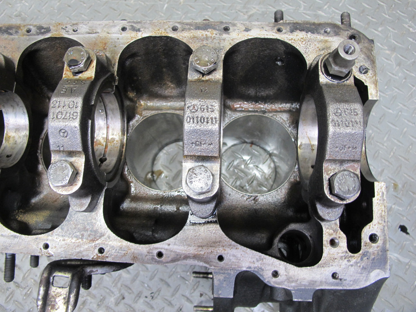 81-83 Mercedes W123 240D 616.912 Engine Motor Cylinder Block 6160112801 117k OEM