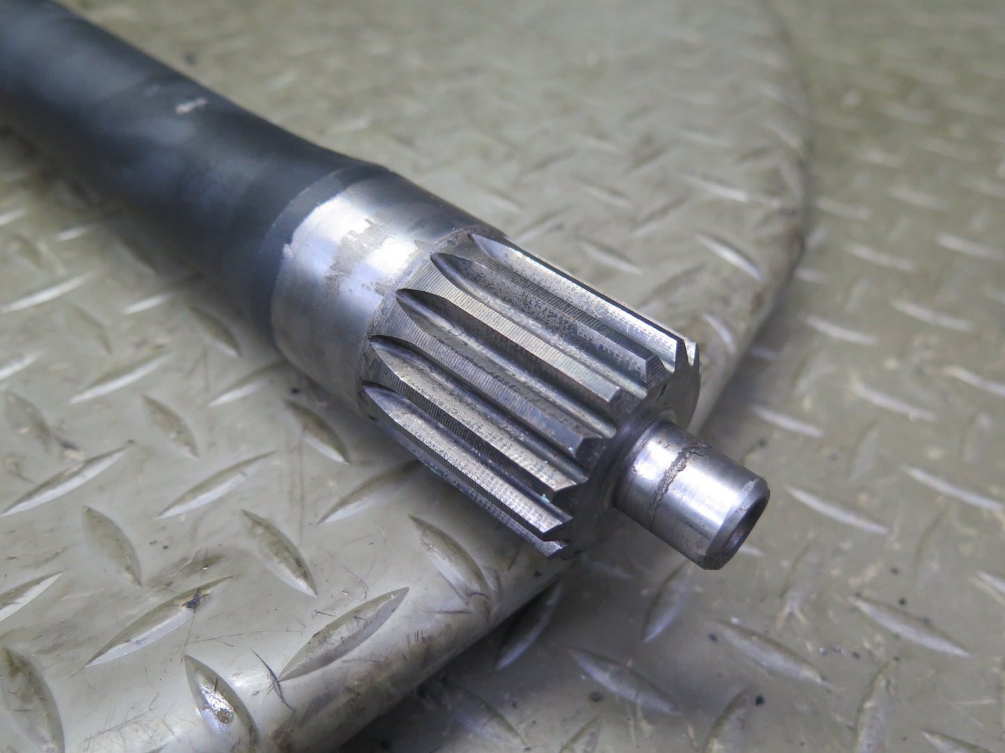 18-23 Jeep Wrangler JL Rubicon AWD Dana 44 Front Right 210mm Axle Shaft OEM