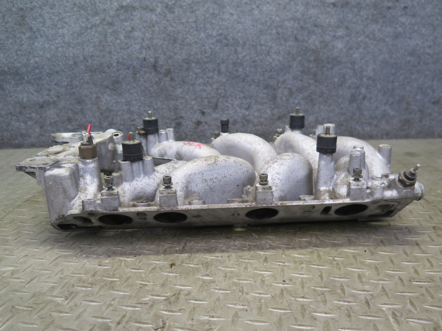 81-85 Mercedes R107 380SL M116 116.962 Upper Intake Manifold 1161415701 OEM