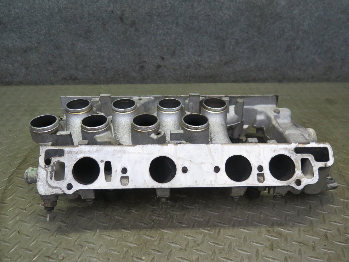 81-85 Mercedes R107 380SL M116 116.962 Upper Intake Manifold 1161415701 OEM