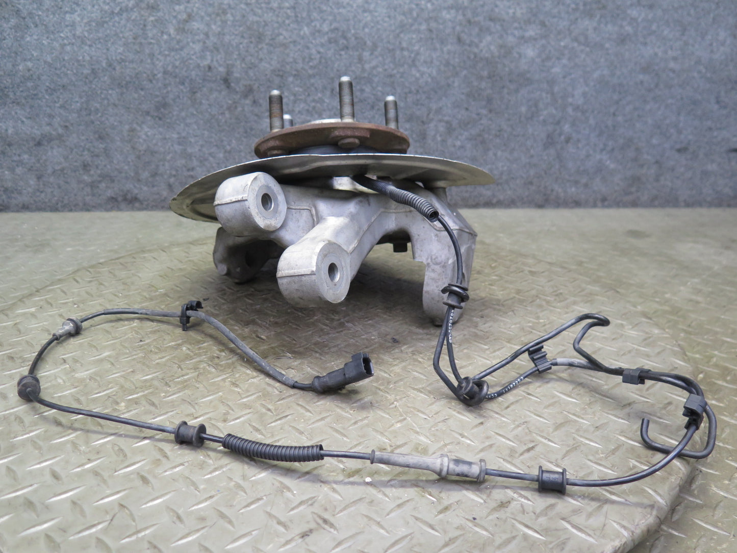 18-23 Jeep Wrangler JL AWD Front Right Spindle Knuckle Wheel Hub Bearing OEM