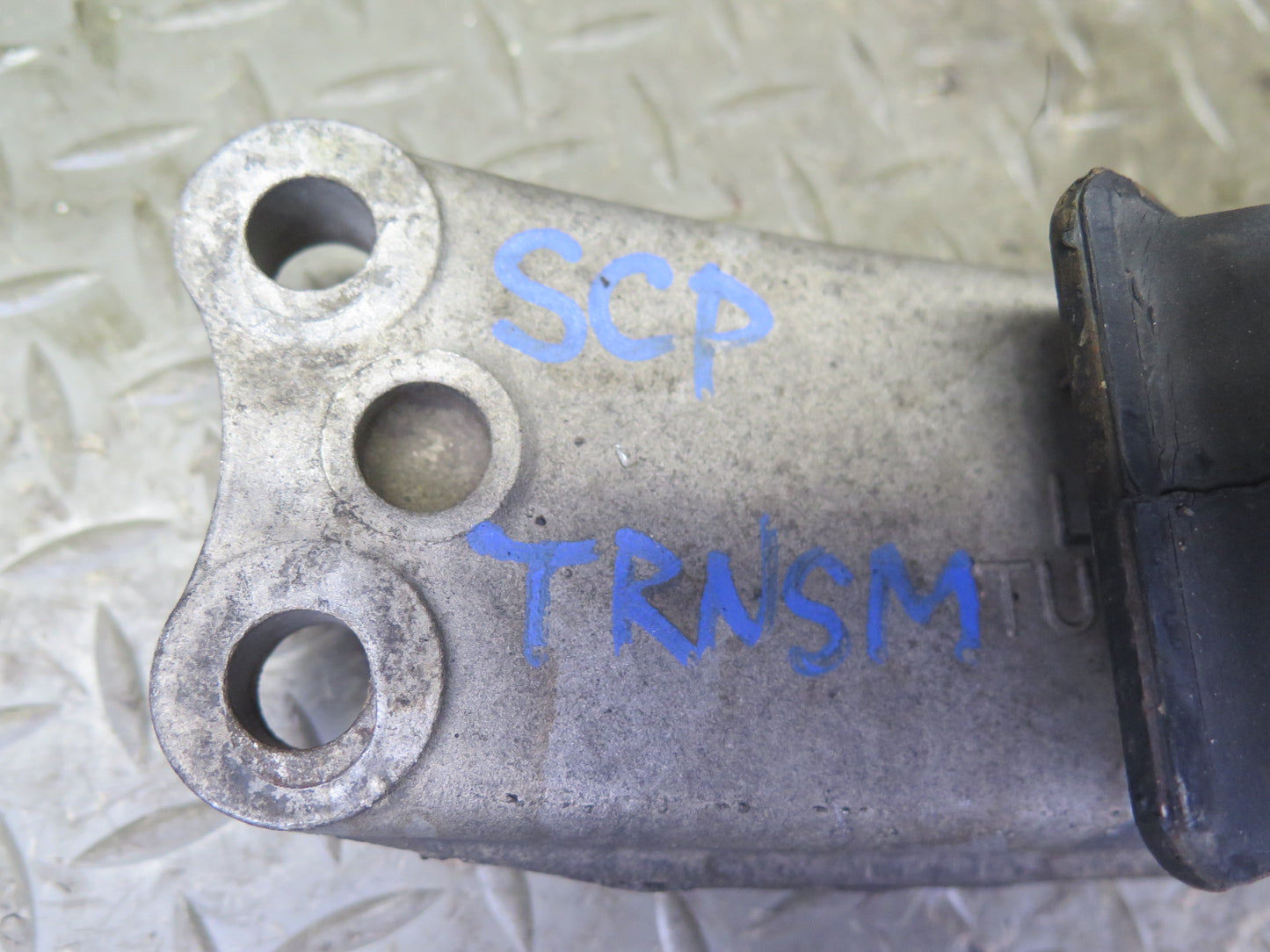 02-10 Lexus Z40 SC430 A/T Automatic Transmission Mount Bracket Support 104K OEM