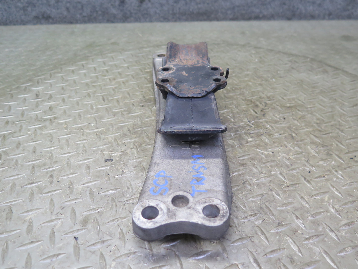 02-10 Lexus Z40 SC430 A/T Automatic Transmission Mount Bracket Support 104K OEM