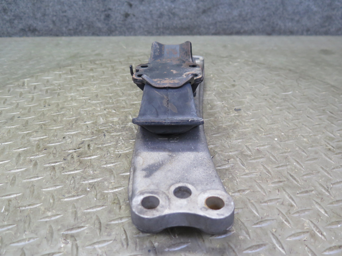 02-10 Lexus Z40 SC430 A/T Automatic Transmission Mount Bracket Support 104K OEM