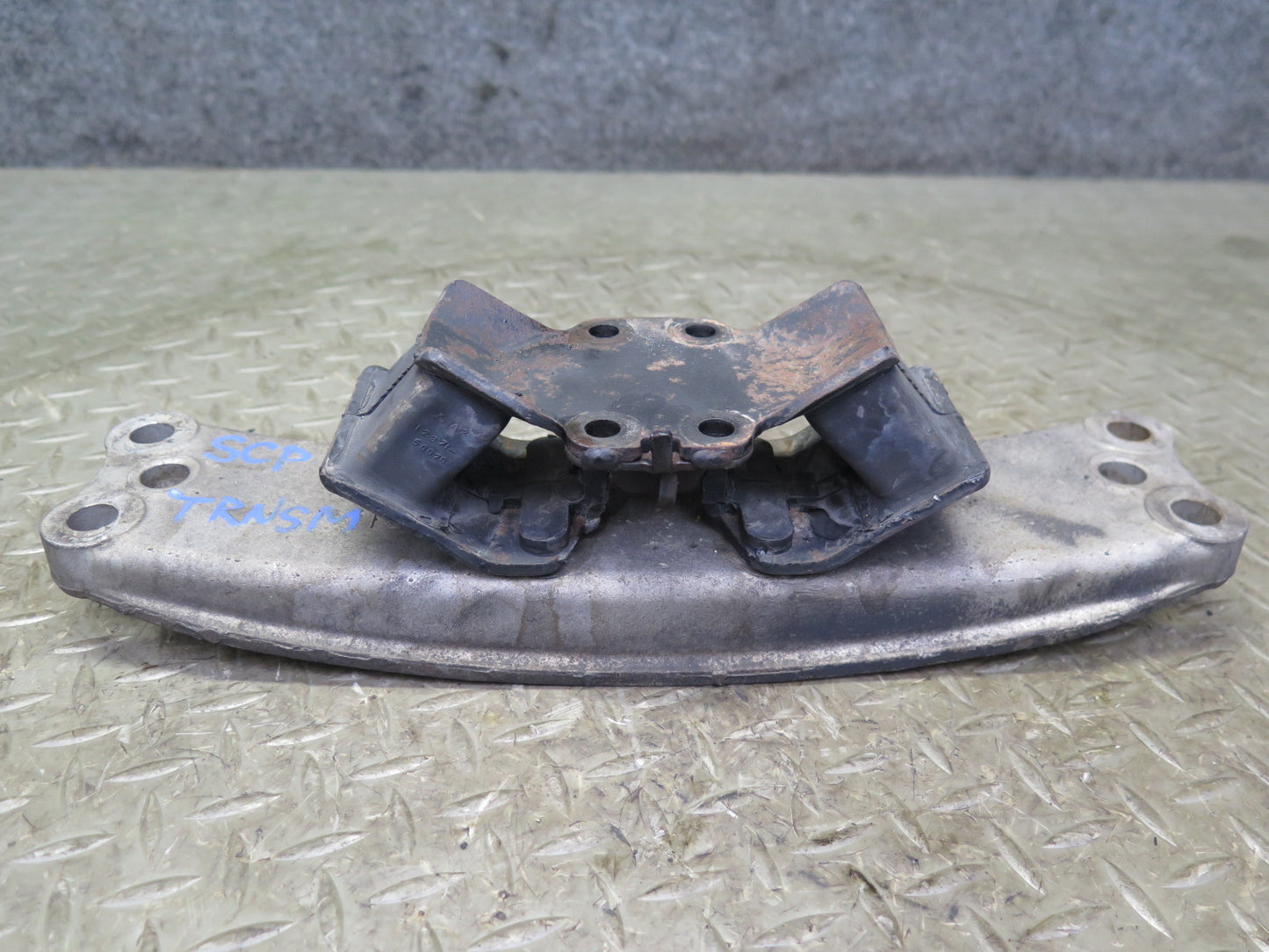 02-10 Lexus Z40 SC430 A/T Automatic Transmission Mount Bracket Support 104K OEM