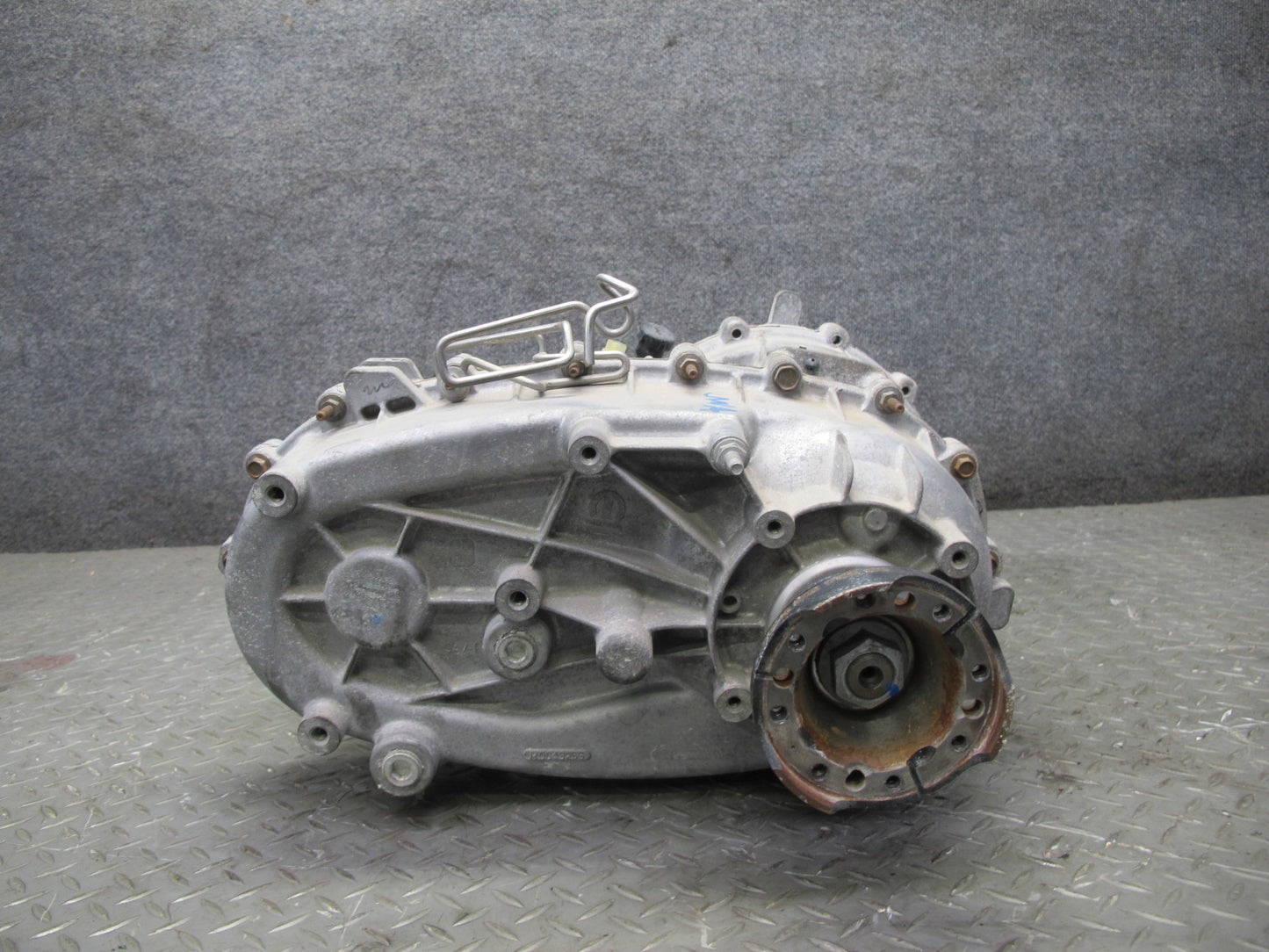 18-23 Jeep Wrangler JL 2.0L 3.6L A/T Transfer Case Box 60k Miles 68240441AB OEM