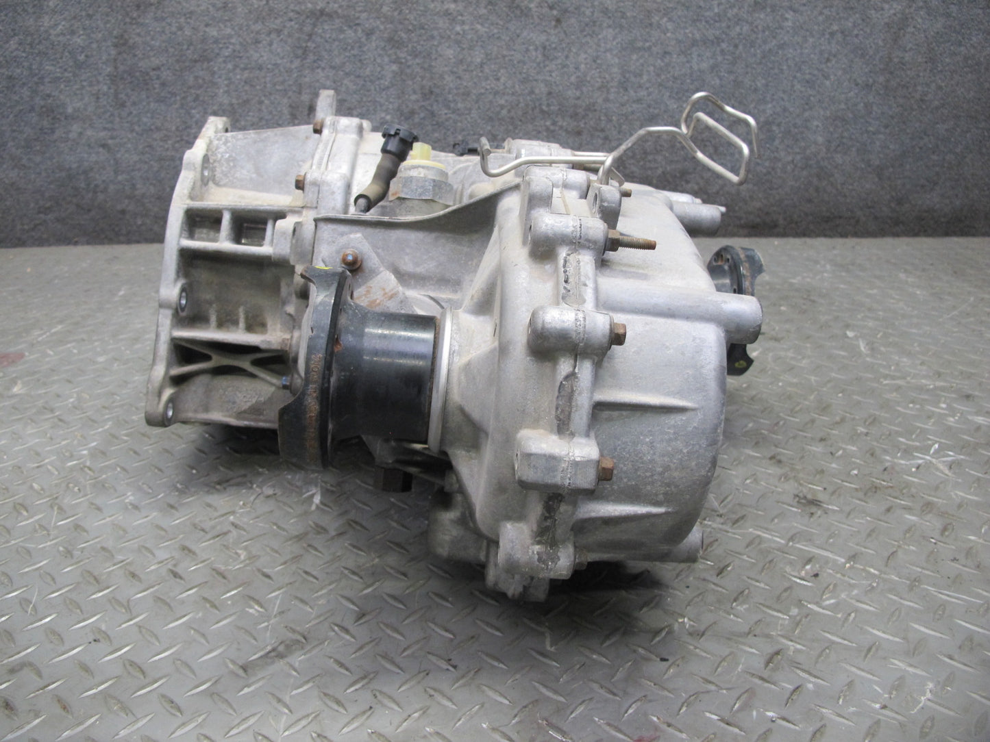 18-23 Jeep Wrangler JL 2.0L 3.6L A/T Transfer Case Box 60k Miles 68240441AB OEM