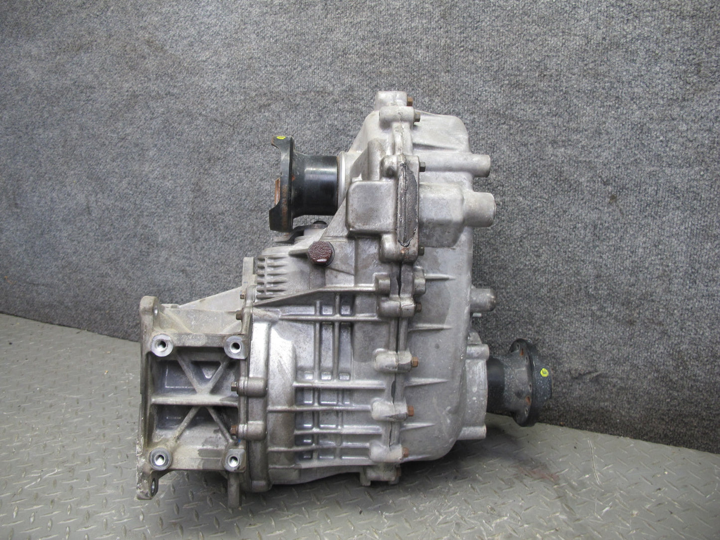 18-23 Jeep Wrangler JL 2.0L 3.6L A/T Transfer Case Box 60k Miles 68240441AB OEM