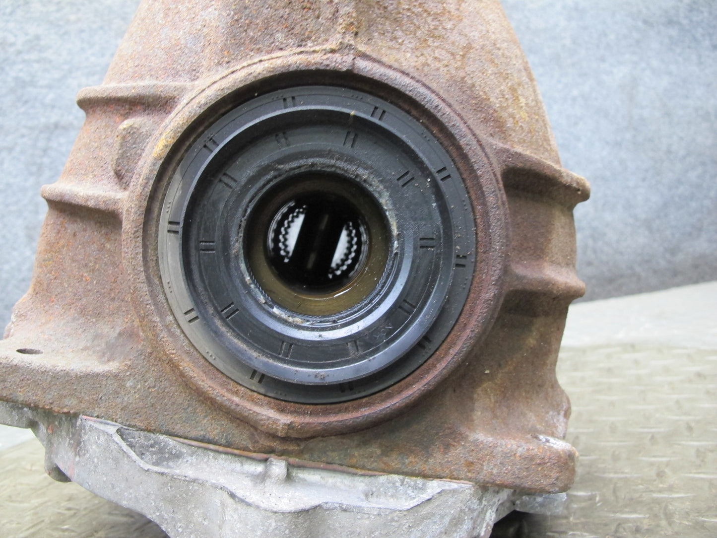 04-06 Lexus UCF30L LS430 RWD Rear Differential Carrier 3.769 Ratio OEM