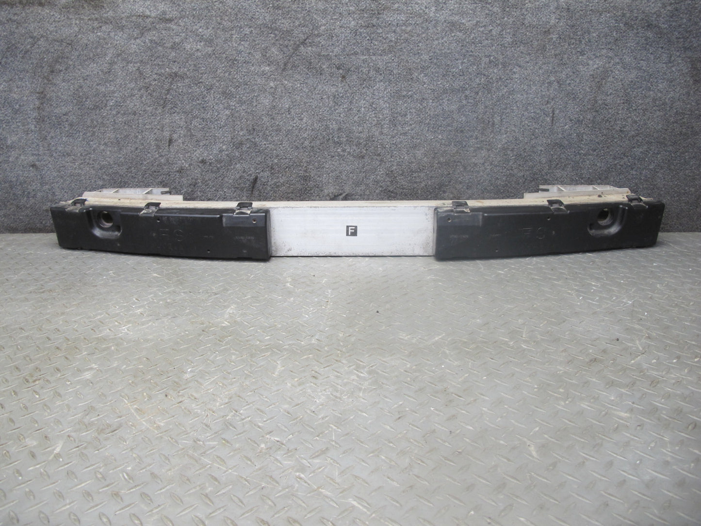 08-09 Lexus USE20L Is-f Rear Bumper Reinforcement w Left Right Bracket Assy OEM