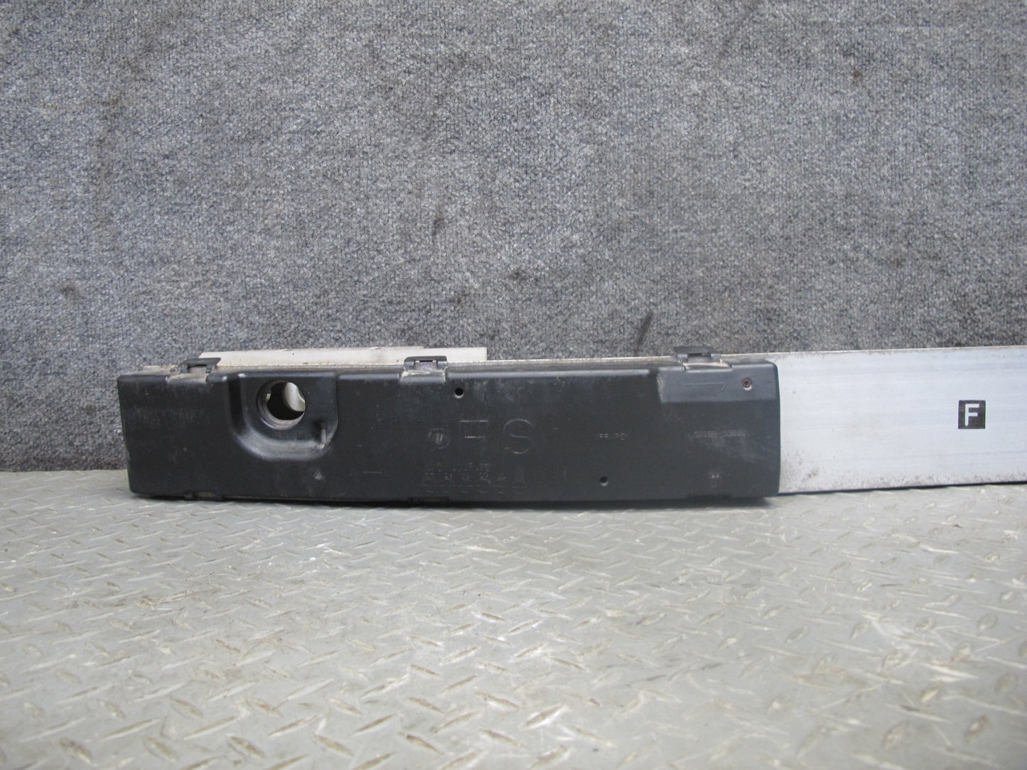 08-09 Lexus USE20L Is-f Rear Bumper Reinforcement w Left Right Bracket Assy OEM