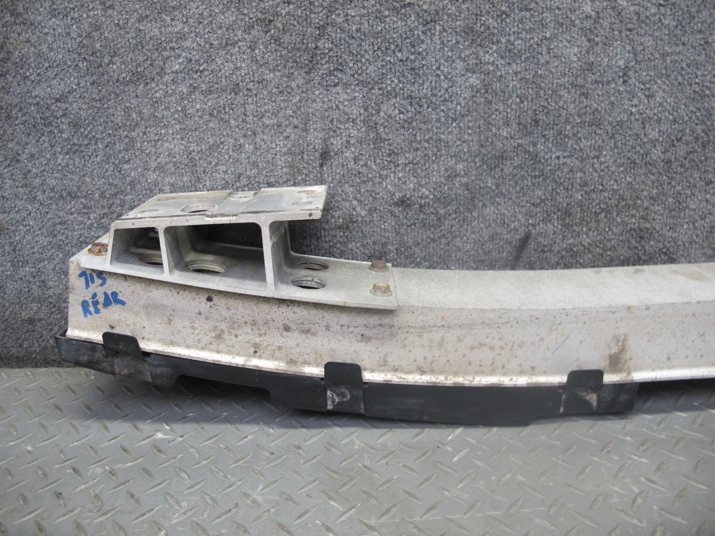 08-09 Lexus USE20L Is-f Rear Bumper Reinforcement w Left Right Bracket Assy OEM