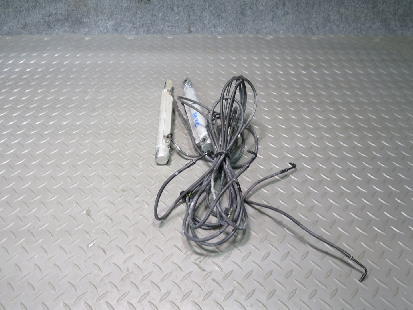 09-15 Mini Cooper S R57 Convertible Set of 2 TOP Roof Hydraulic Cylinder OEM