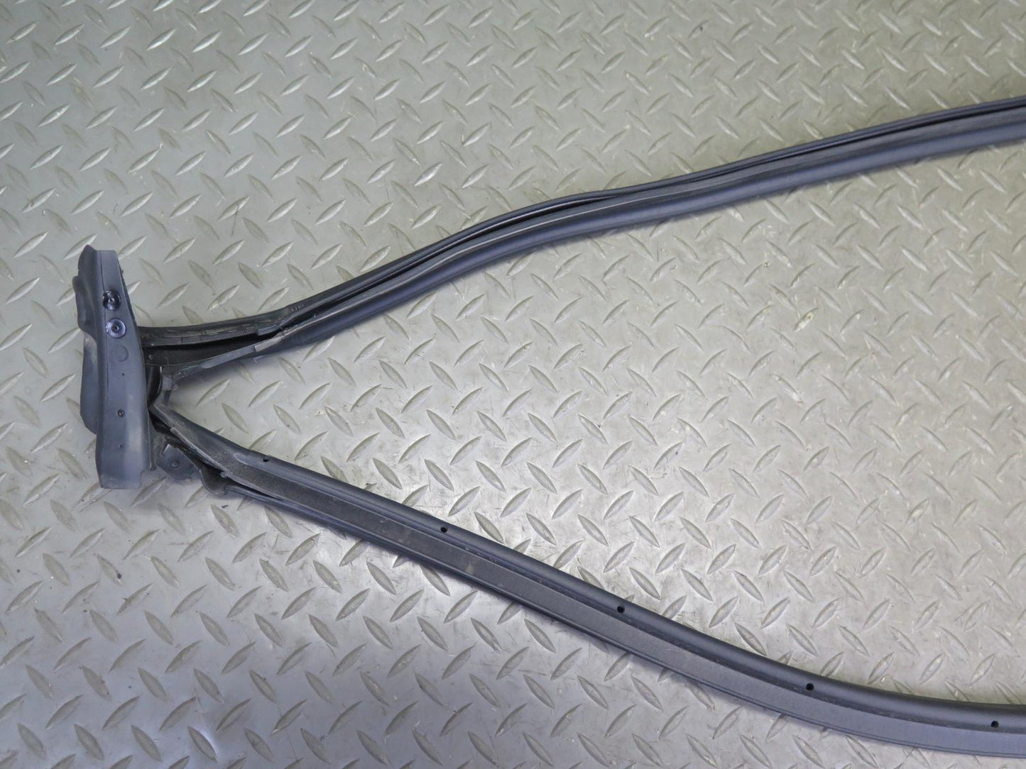 18-23 Jeep Wrangler JL Hard TOP Roof Weatherstrip Rubber Seal Gasket OEM