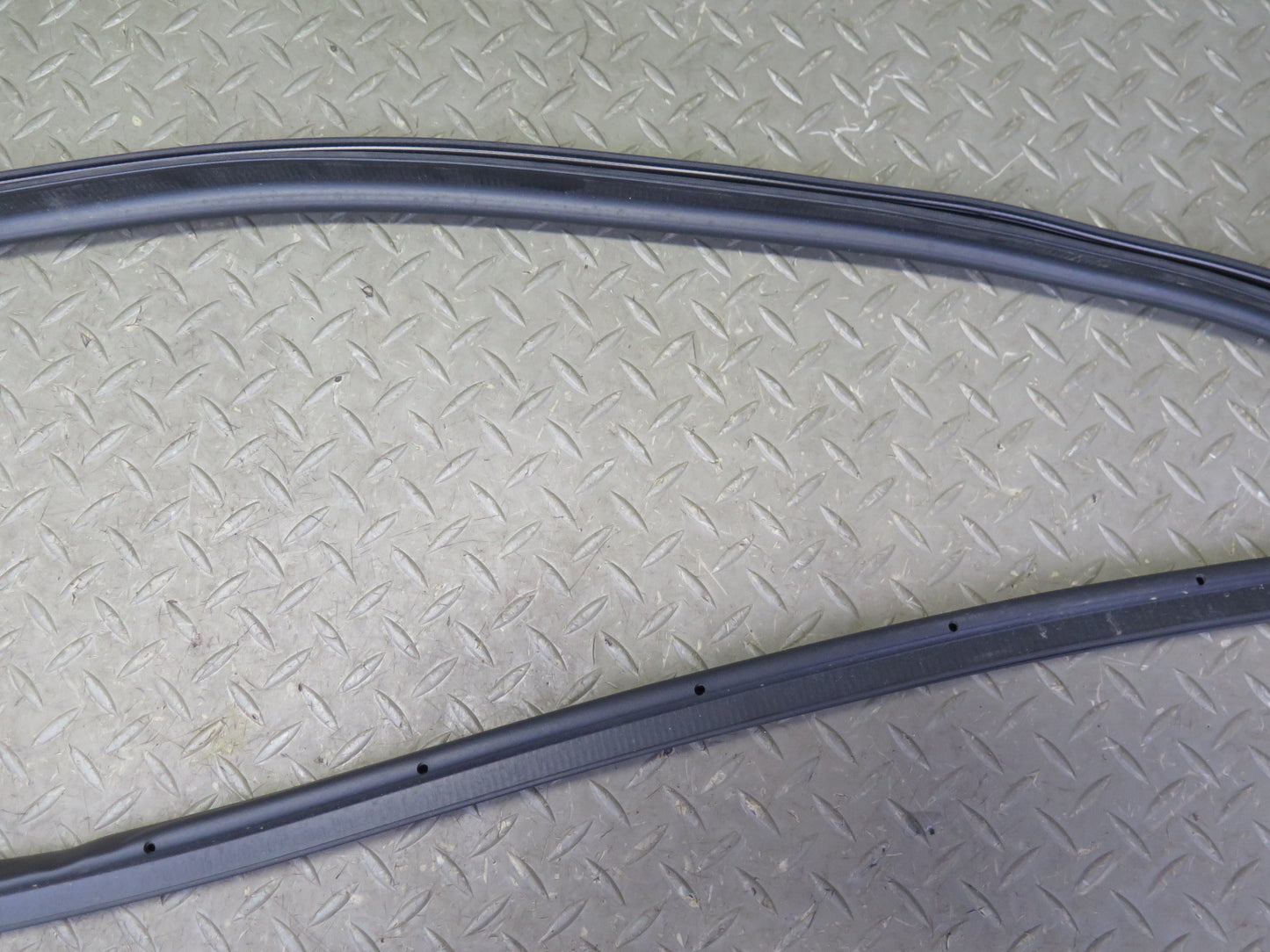 18-23 Jeep Wrangler JL Hard TOP Roof Weatherstrip Rubber Seal Gasket OEM