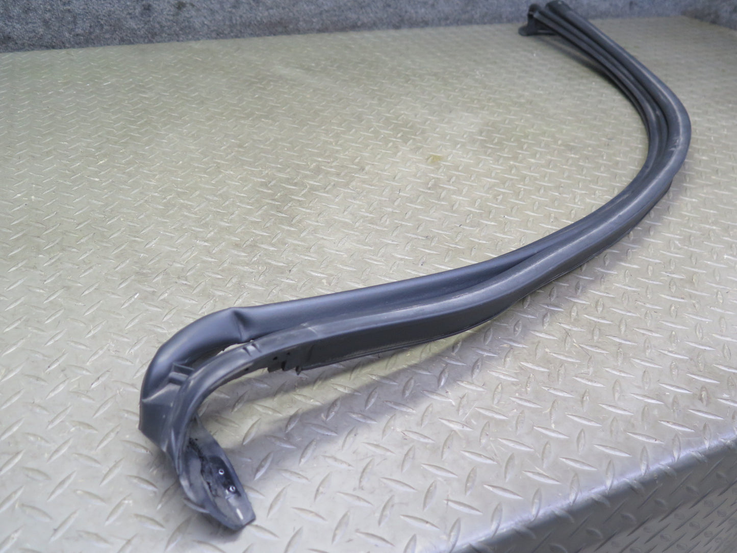 18-23 Jeep Wrangler JL Hard TOP Roof Weatherstrip Rubber Seal Gasket OEM