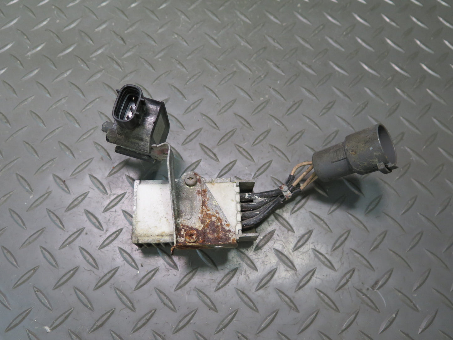 87-91 Toyota Supra MK3 7MGTE Turbo Boost Pressure Sensor w Resistor 59K OEM