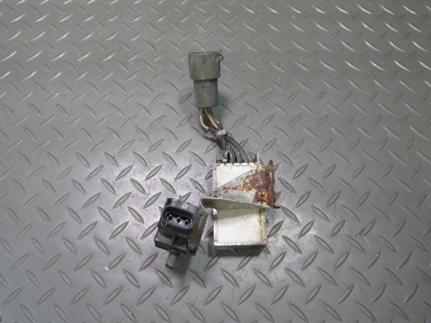 87-91 Toyota Supra MK3 7MGTE Turbo Boost Pressure Sensor w Resistor 59K OEM