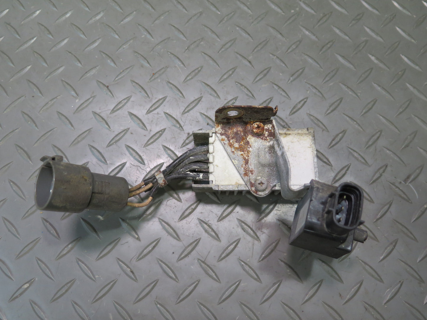 87-91 Toyota Supra MK3 7MGTE Turbo Boost Pressure Sensor w Resistor 59K OEM