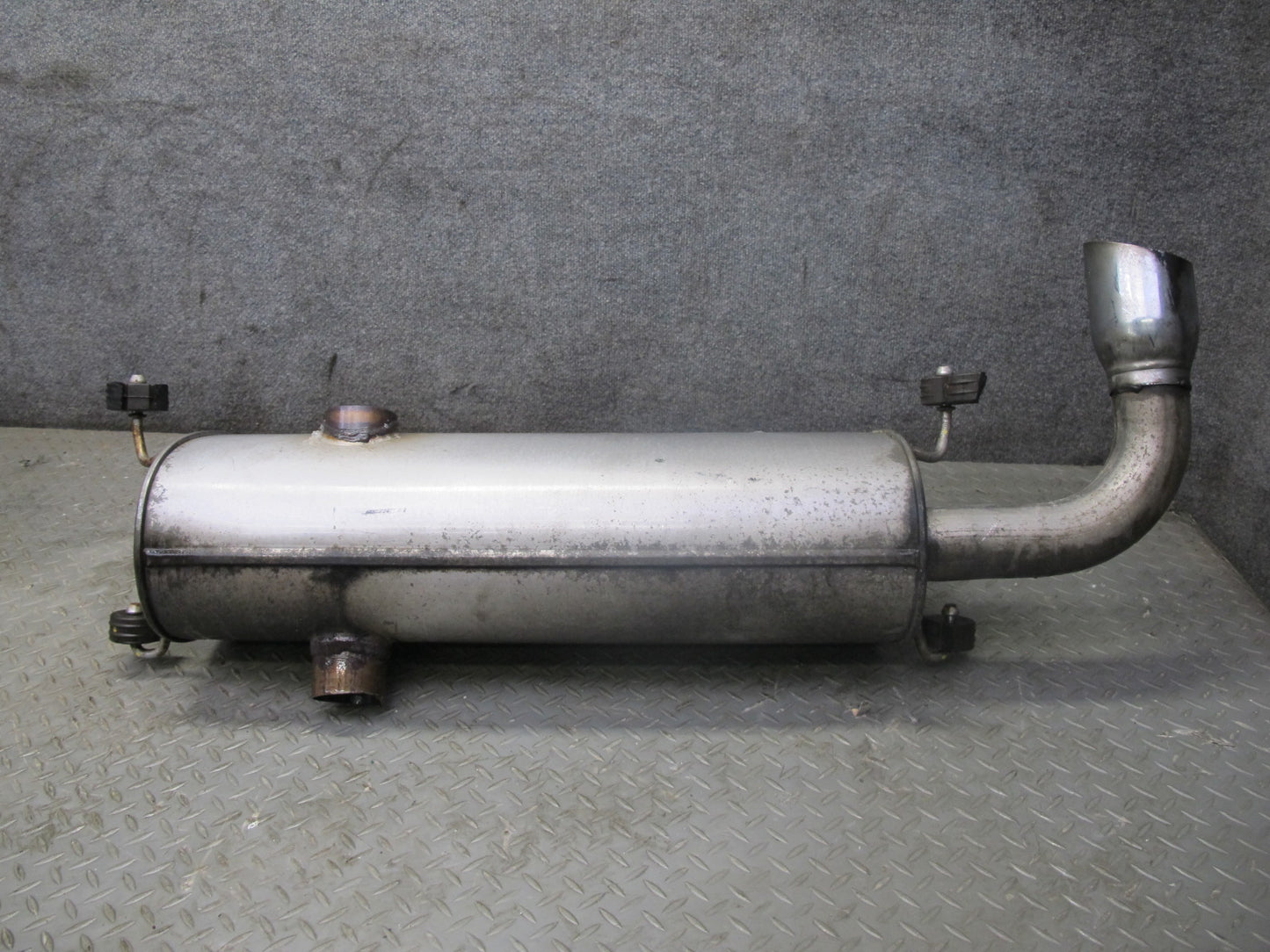 06-09 Pontiac Solstice 2.4L A/T Rear Exhaust Muffler w Tip 20K Miles OEM