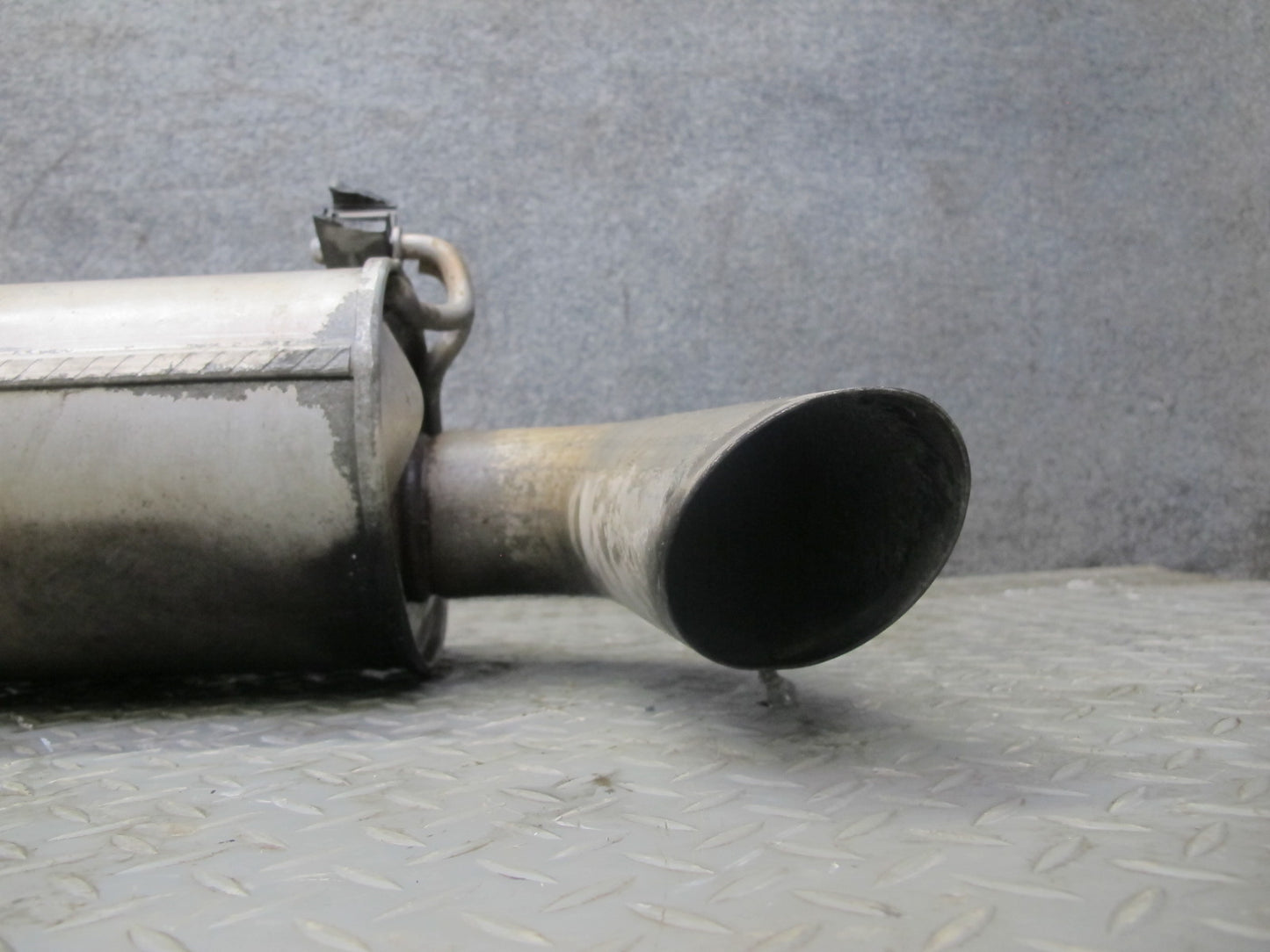 18-21 Jeep Wrangler JL 3.6L Rear Exhaust Muffler 82452283 OEM